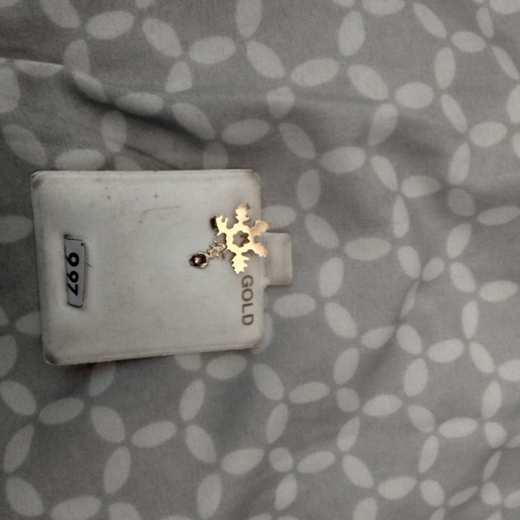 Snowflake charm - Picture 1 of 3